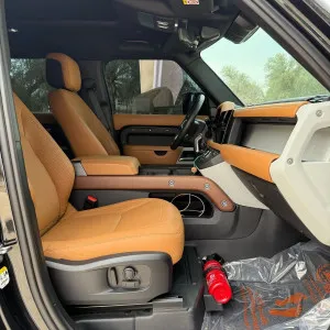 2024 Land Rover Defender 110 SE