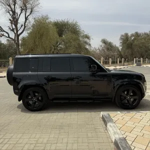 2024 Land Rover Defender 110 SE