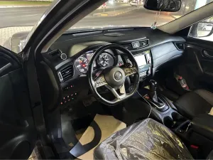 2018 نيسان روج SL