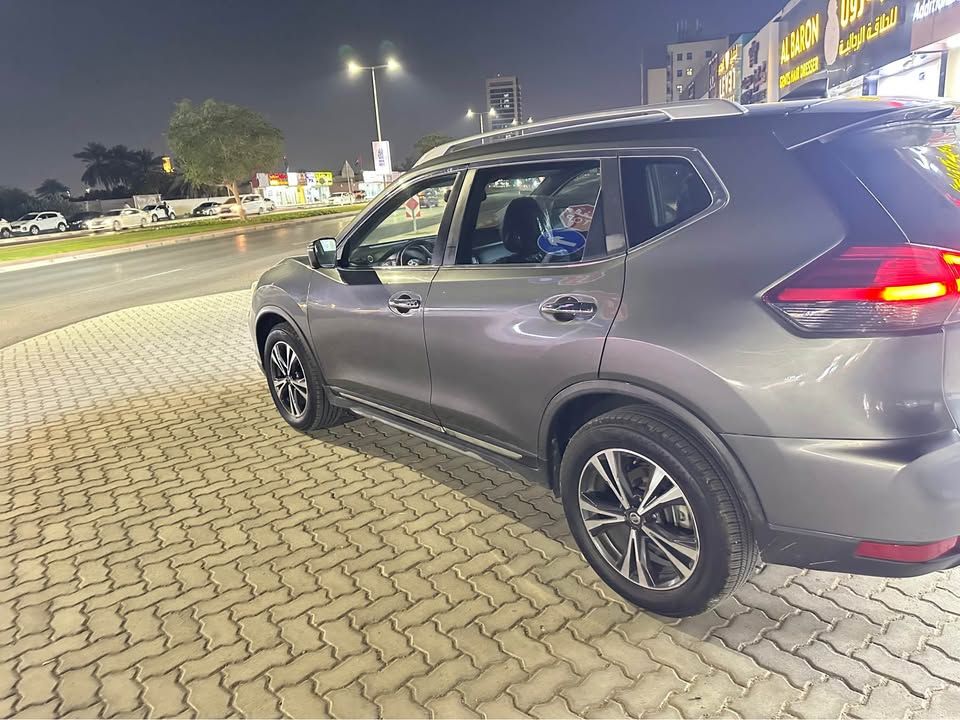 2018 نيسان روج SL