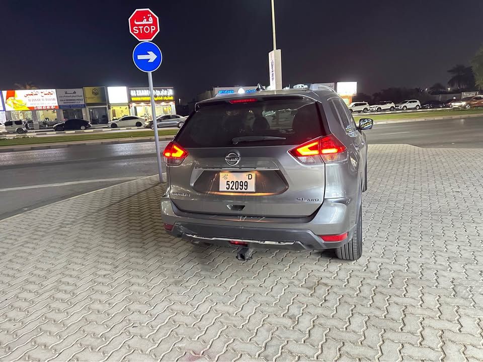 2018 نيسان روج SL