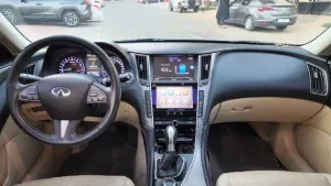 2017 إنفينيتي كيو٥٠ Red Sport 400