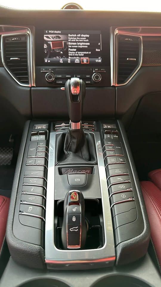 2017 بورش ماكان GTS
