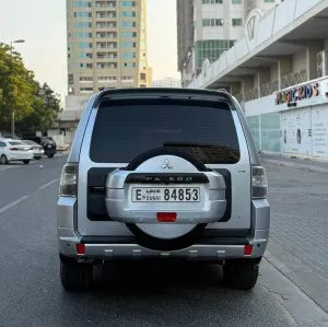 2013 ميتسوبيشي باجيرو GLS