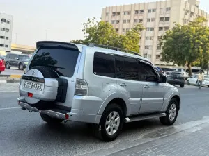 2013 ميتسوبيشي باجيرو GLS
