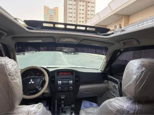 2013 ميتسوبيشي باجيرو GLS
