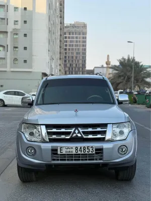 2013 ميتسوبيشي باجيرو GLS