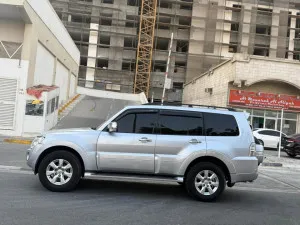 2013 ميتسوبيشي باجيرو GLS