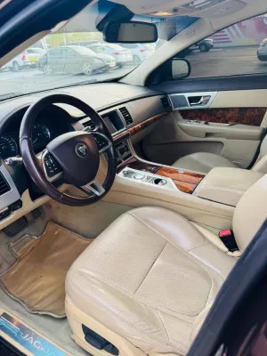 2014 Jaguar XF Prestige