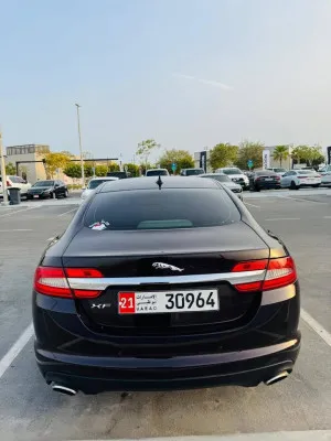 2014 Jaguar XF Prestige