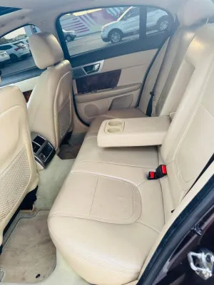 2014 Jaguar XF Prestige