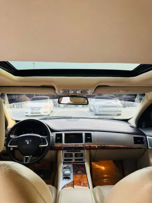 2014 Jaguar XF Prestige