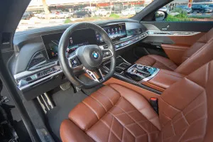 2023 بي أم دابليو الفئة - 7 735Li