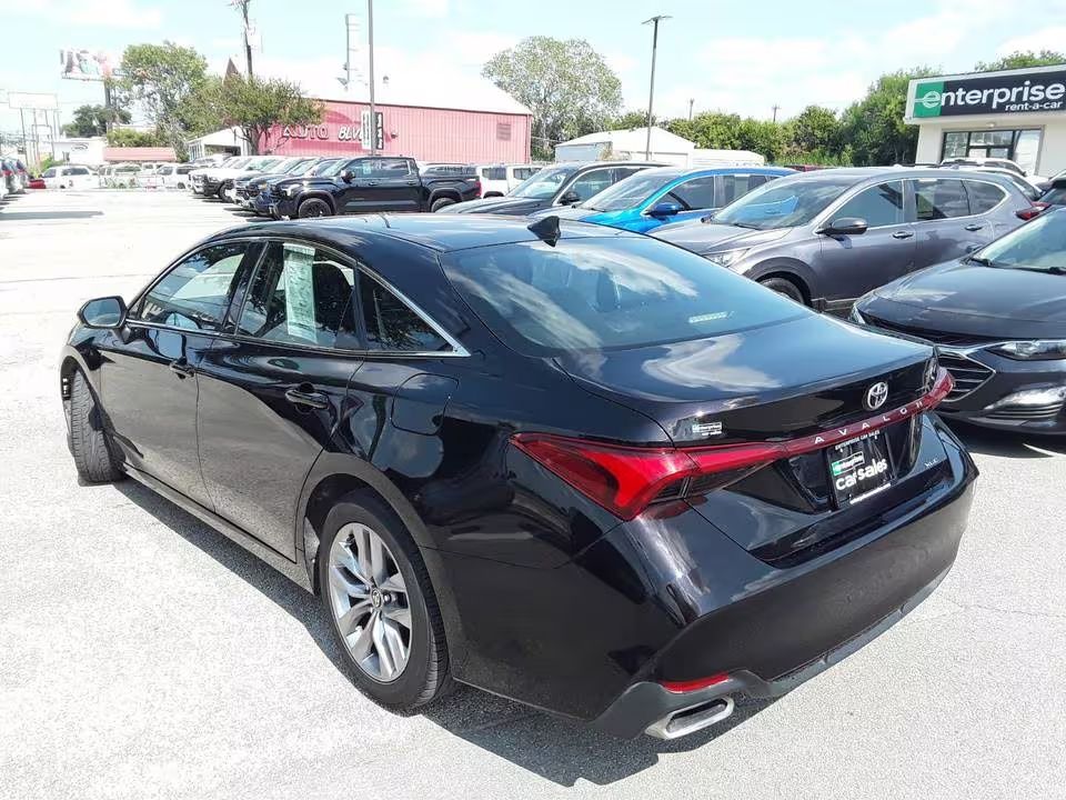 2022 Toyota Avalon XLE