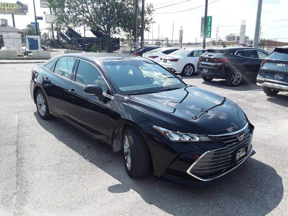 2022 Toyota Avalon XLE