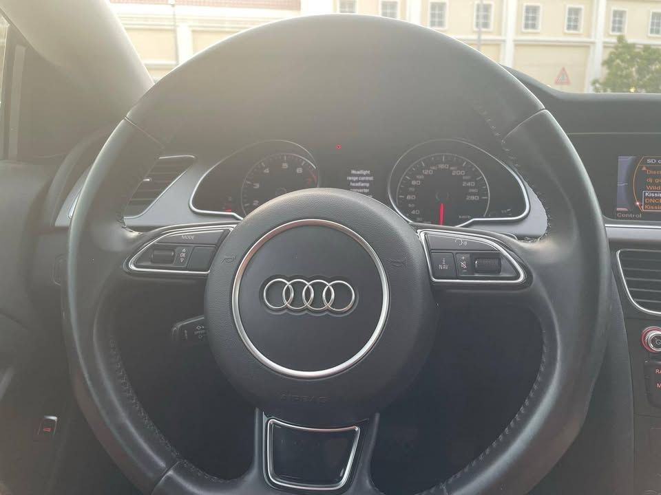 2013 اودي آي ٥ Premium Plus