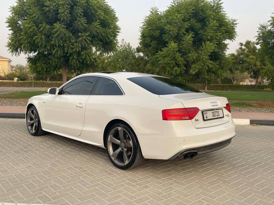 2013 اودي آي ٥ Premium Plus
