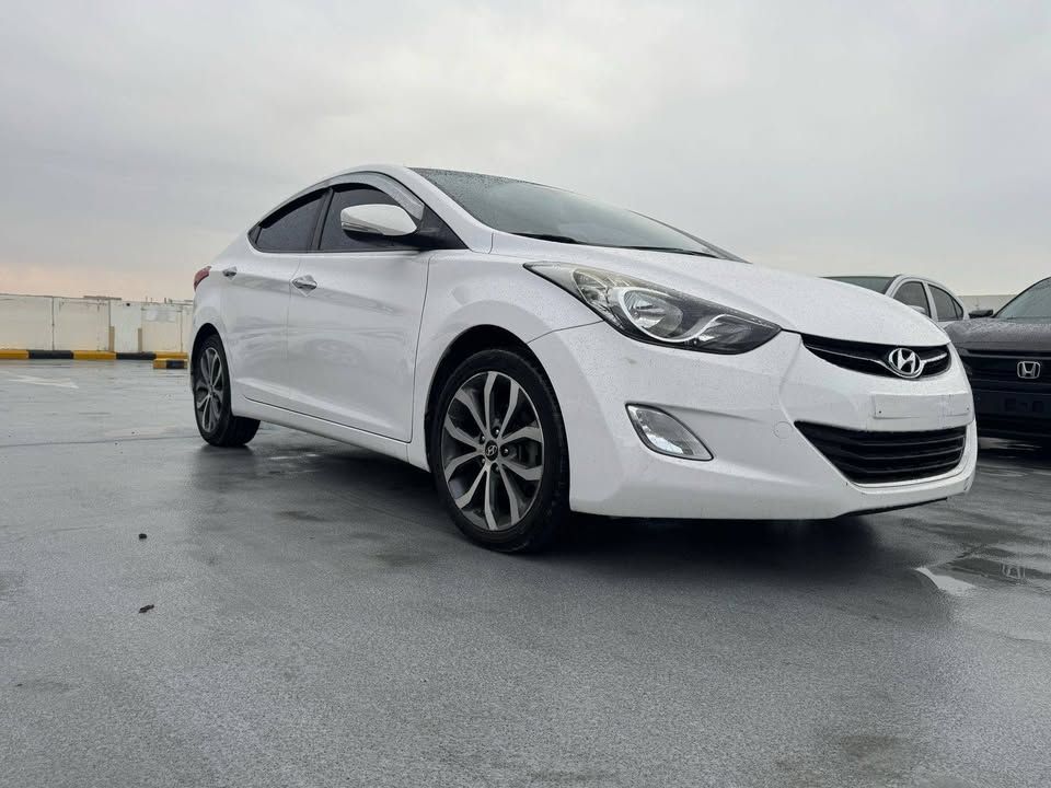2013 هيونداي افانتي Limited