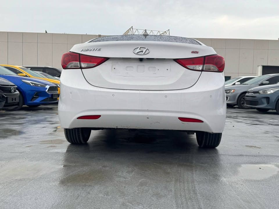 2013 هيونداي افانتي Limited