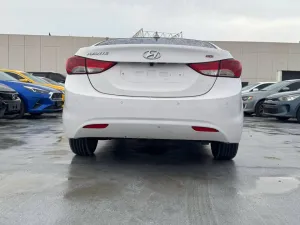 2013 هيونداي افانتي Limited