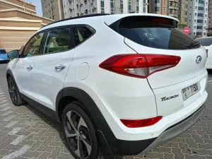 2017 هيونداي توسان Limited