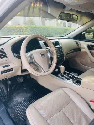 2016 Nissan Altima SR