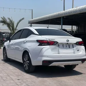 2022 نيسان صني SL