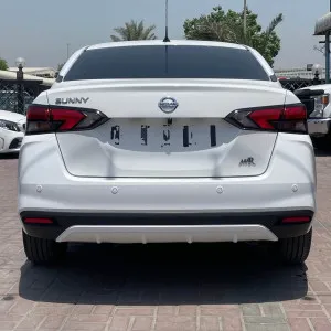 2022 نيسان صني SL