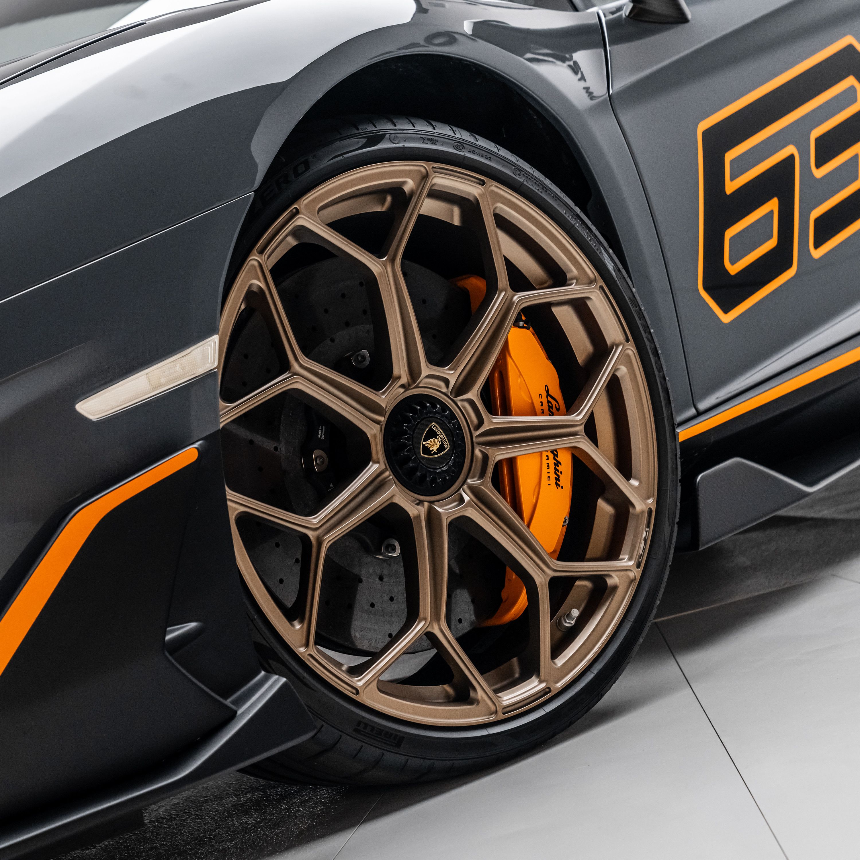 2019 لامبورجيني أفندايتر SVJ