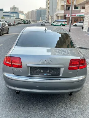 2010 اودي آي ٨ L