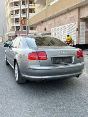 2010 اودي آي ٨ L
