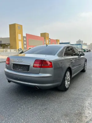 2010 اودي آي ٨ L
