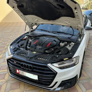 2021 اودي اس ٨ Standard