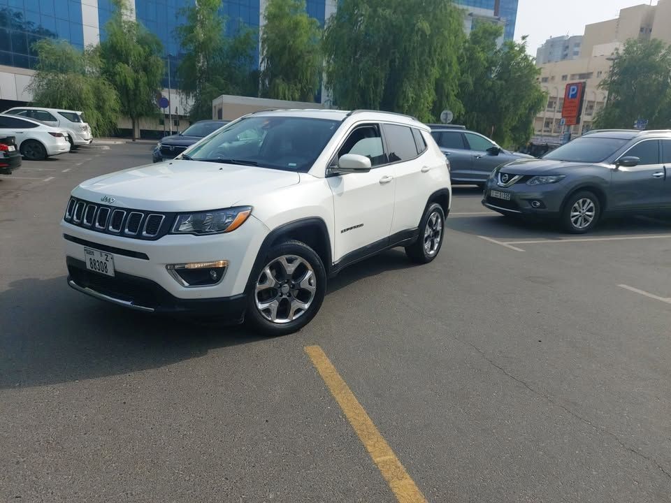 2021 جييب كومباس Latitude LUX