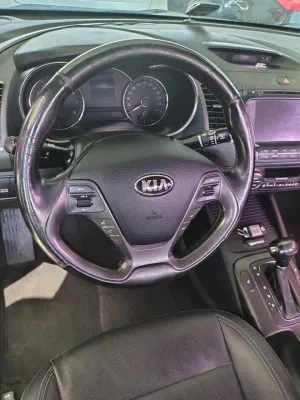 2013 Kia Cerato EX hatchback
