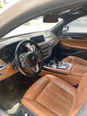 2017 بي أم دابليو الفئة - 7 740i