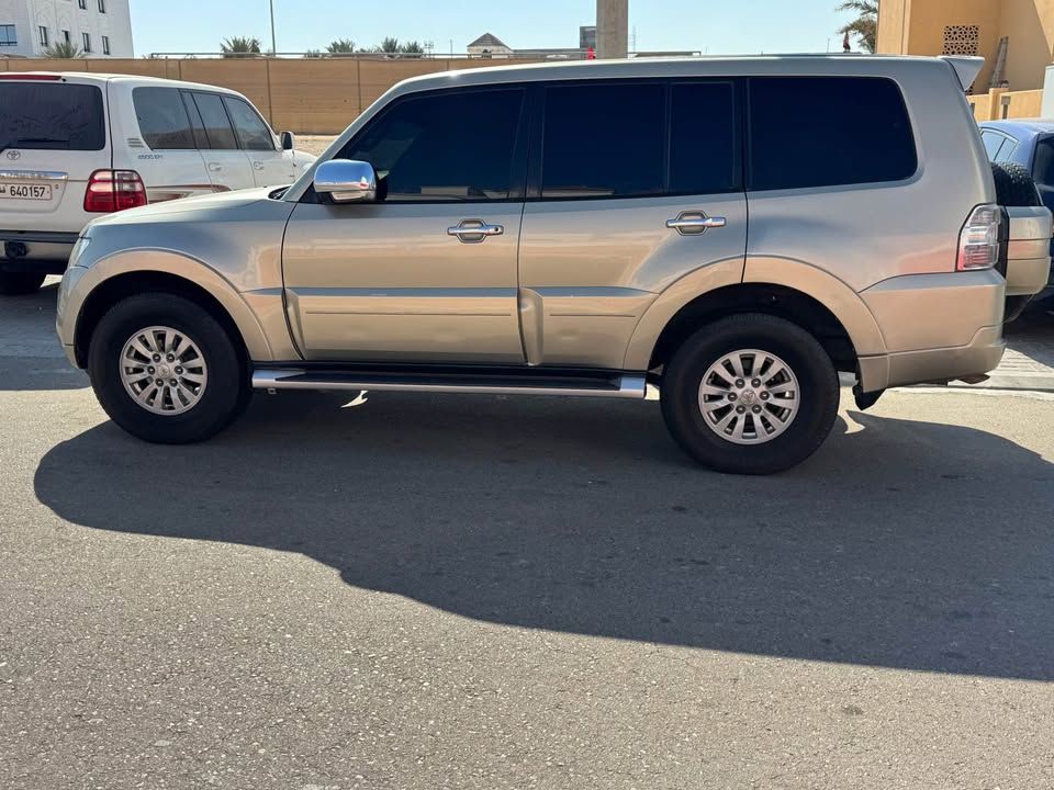 2013 Mitsubishi Pajero Signature Edition