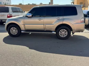 2013 Mitsubishi Pajero Signature Edition