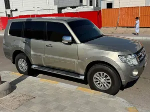 2013 Mitsubishi Pajero Signature Edition