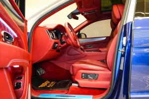 2022 بنتلي بنتايجا V8 AWD