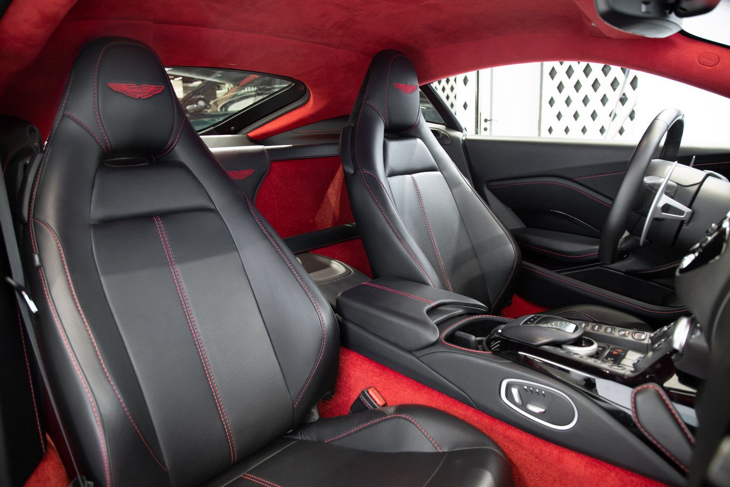 2019 استون مارتن فانتاج V8 Coupe