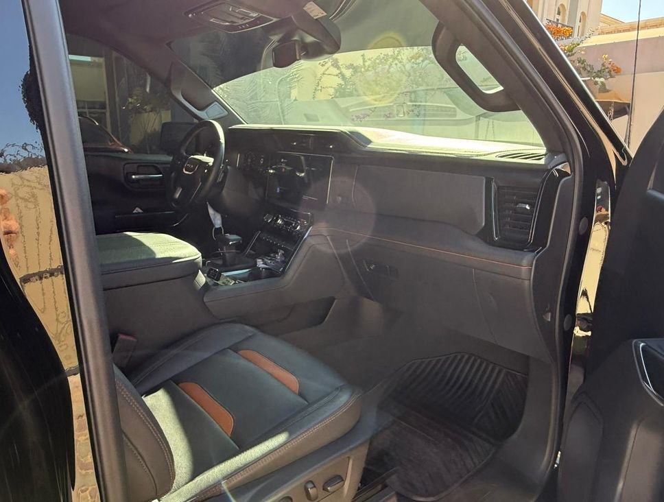 2023 GMC Sierra AT4