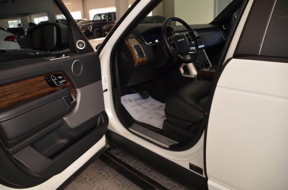 2018 لاند روفر رينج روفر HSE