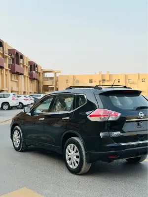 2015 نيسان روج SL