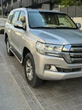 2016 تويوتا لاند كروزر GXR