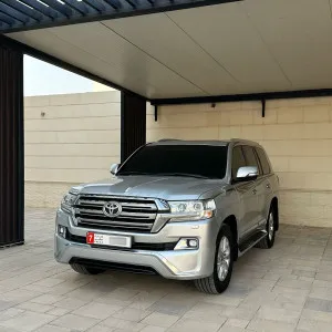 2018 Toyota Land Cruiser GXR