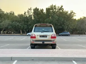 2004 تويوتا لاند كروزر GXR