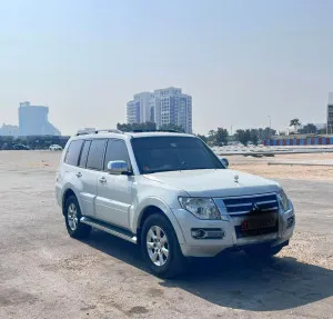 2015 Mitsubishi Pajero GLS