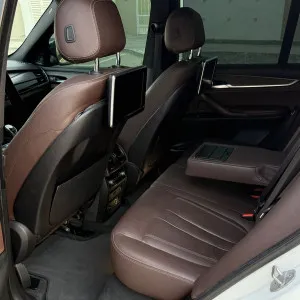 2015 BMW X5 4.8i