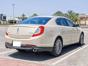 2014 لينكولن ام كي اكس Reserve